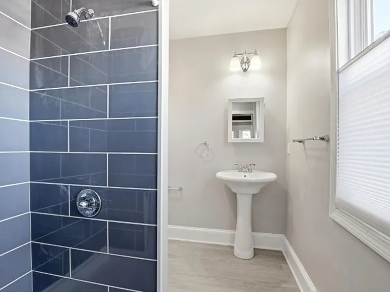 117 Webster St — Photo 14