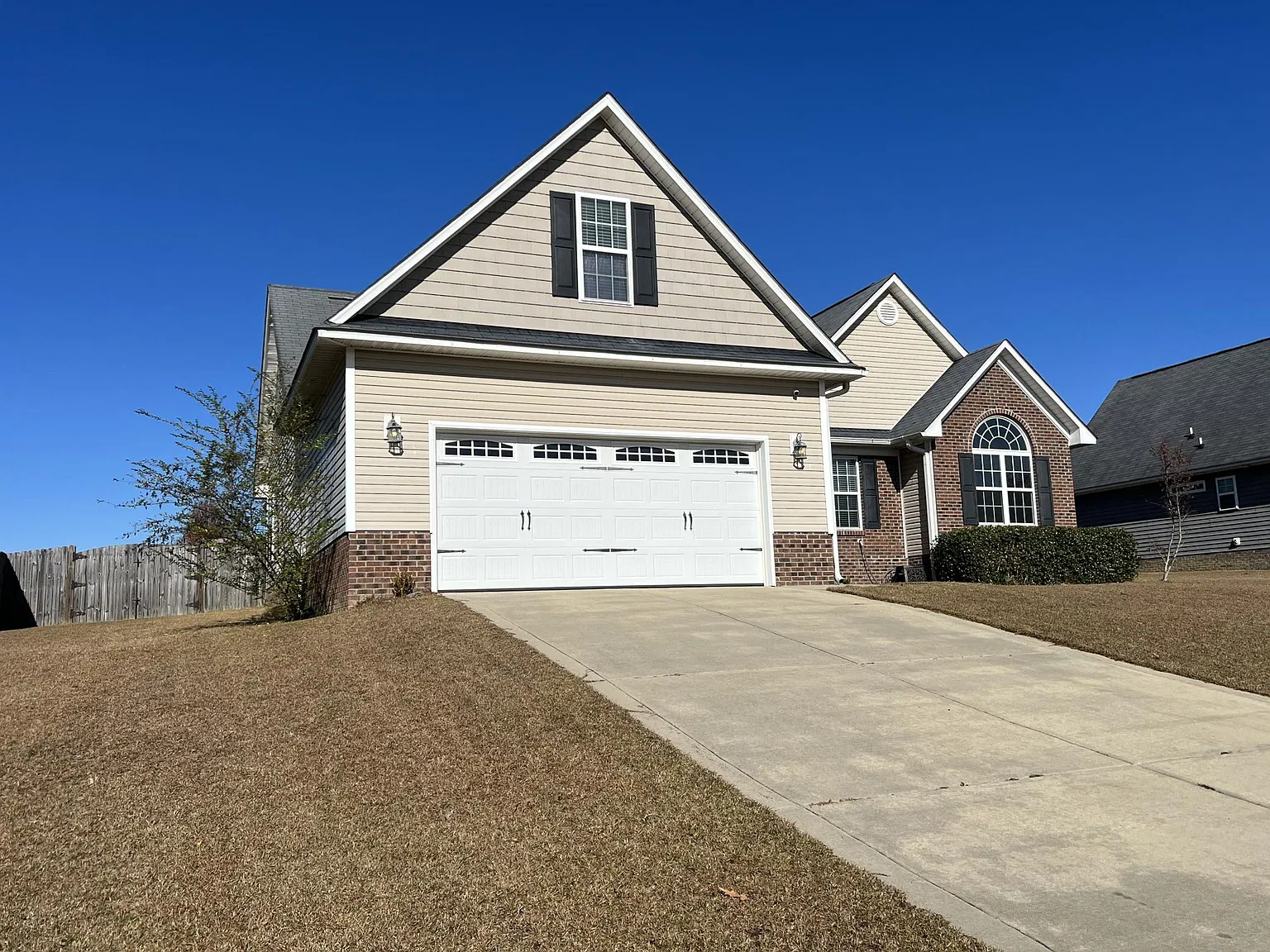 3 bed, 1802 sqft, $1,900 — Photo 3