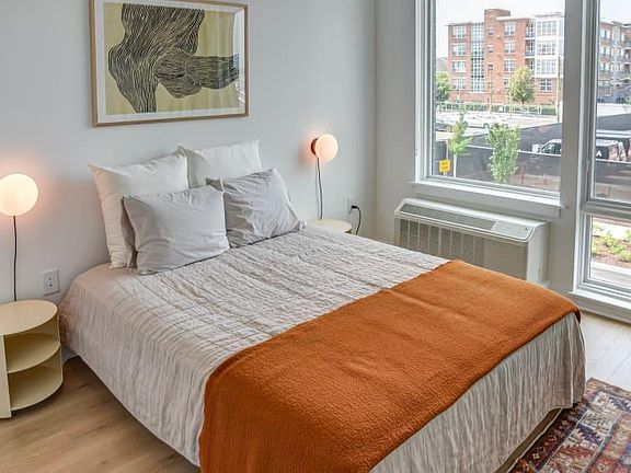5th image of 130 Clarke Ave #520