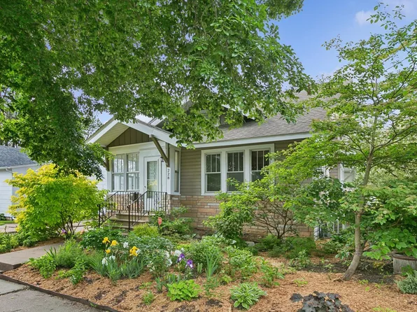 228 Sidney St W, Saint Paul, MN 55107