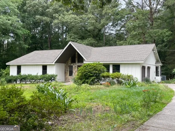 380 W Lake Dr, Oxford, GA 30054