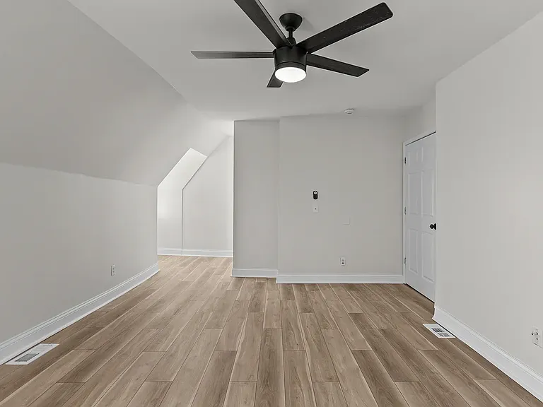 3258 Ohio Ave #2F — Photo 10