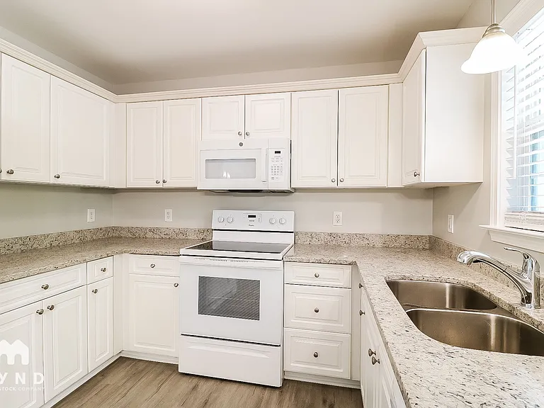 50 Sapphire Ct — Photo 5