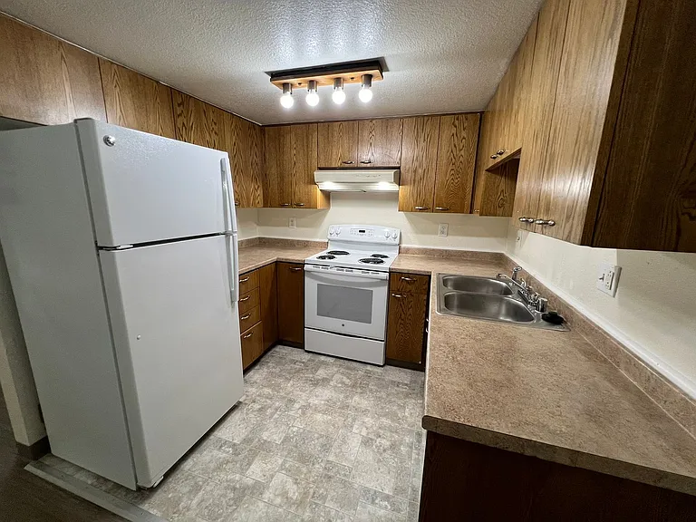 7001 Weimer Rd — Photo 9