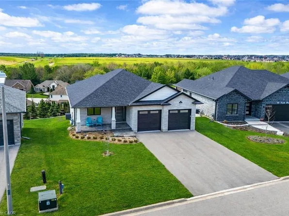 14 Faith Dr, Mapleton, ON N0G 1P0