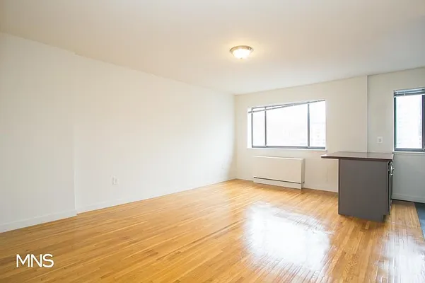 Rented by MNS Marketing | media 10