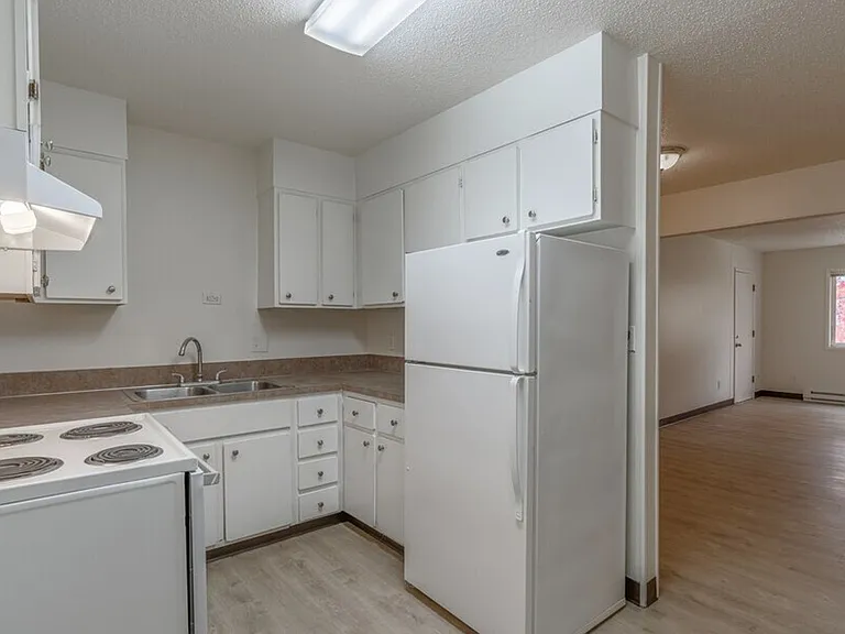 Riviera Apartments — Photo 13