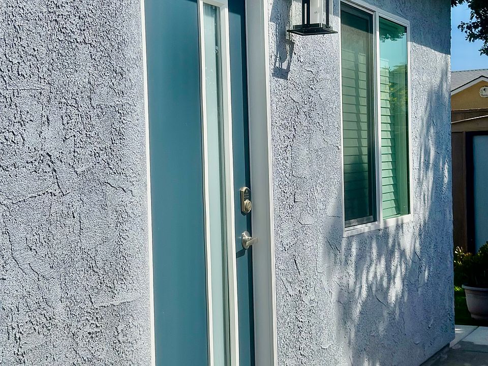 1st image of 2602 1/2 W Borchard Ave