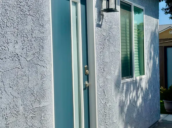 2602 1/2 W Borchard Ave, Santa Ana, CA 92704