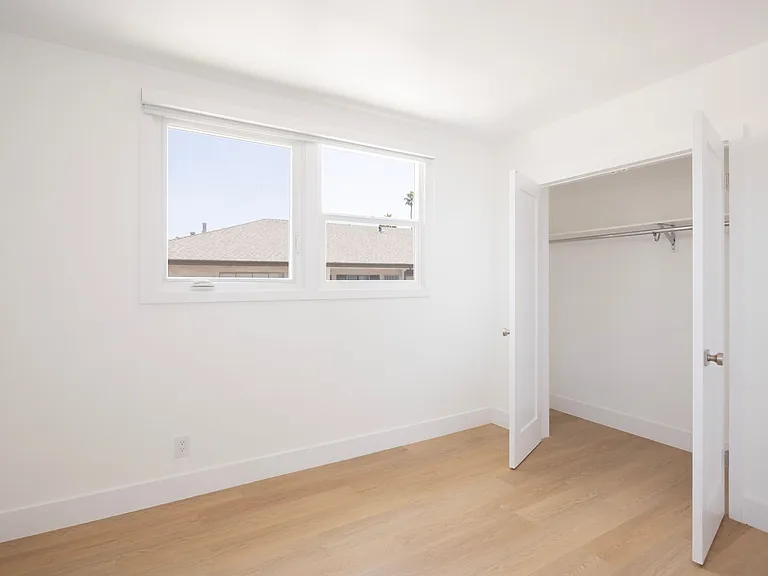 1000 N Curson — Photo 11