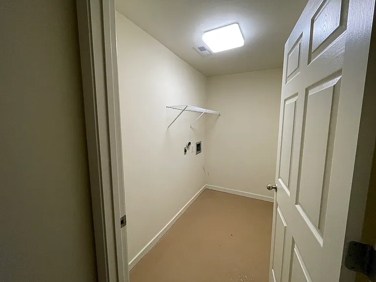 Washer/Dryer Hookup