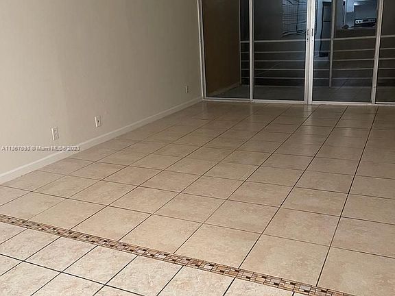 5th image of 9450 Live Oak Pl APT 305