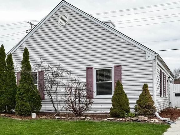 3rd image of 37 Sonora Dr