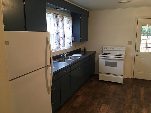 4th image of 1024 Hickory St