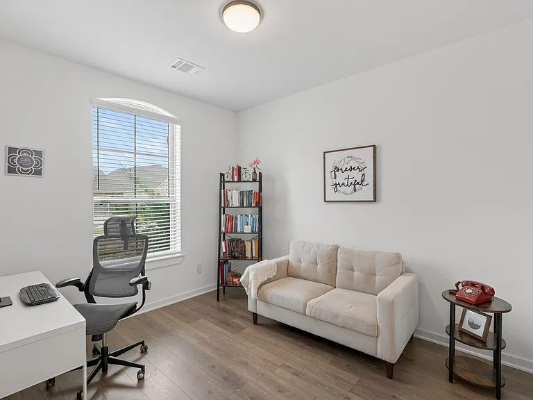 8145 Overland Grv — Photo 9