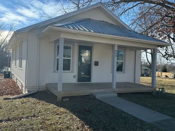 609 W Mechanic St, Harrisonville, MO 64701