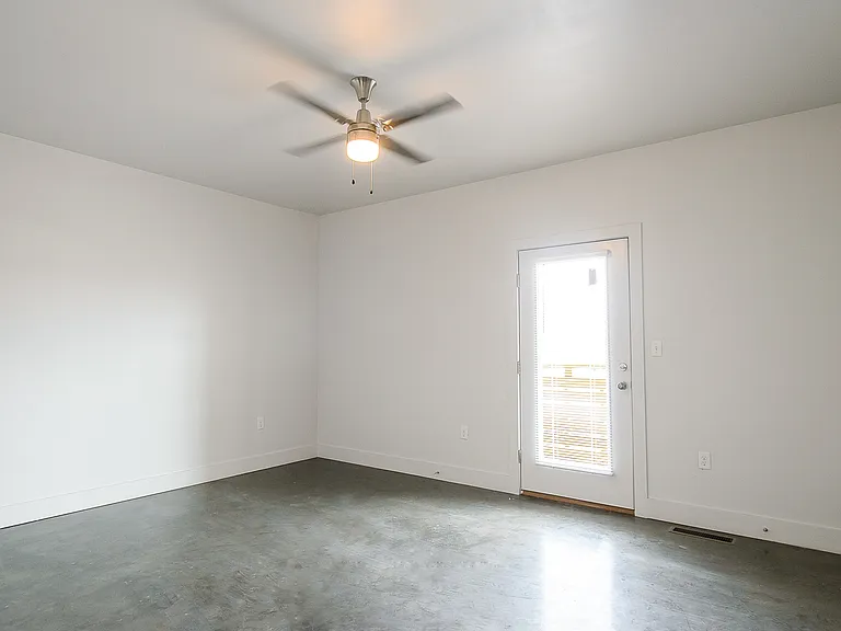 Myers Flats - 3 Bedroom — Photo 24