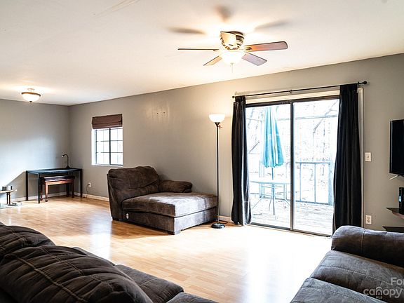 3rd image of 158 Fawn Ln
