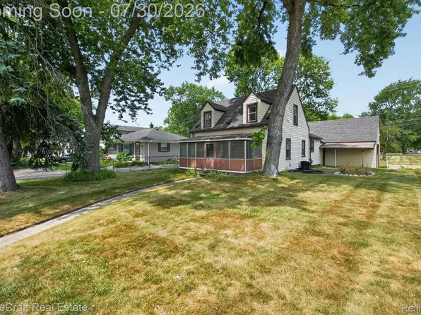 28504 Seven Mile Rd, Livonia, MI 48152