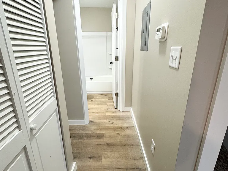 121 Oak St #E — Photo 9