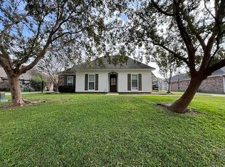 16484 Ridgeview Dr, Prairieville, LA 70769