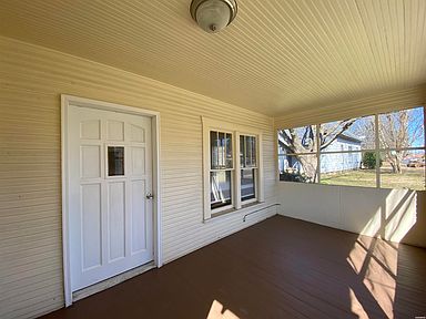 1216 Locust St, Malvern, AR 72104 | Zillow