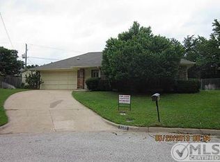 3200 Elkhart Ct, Arlington, TX 76016