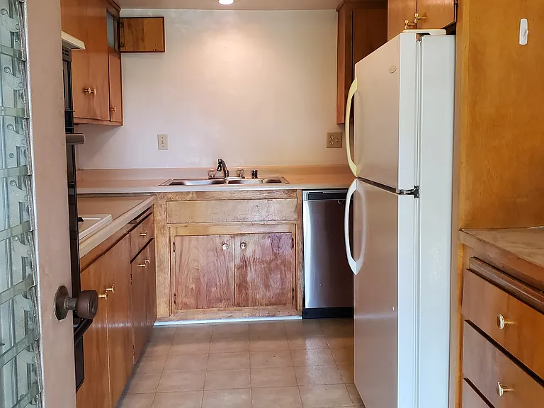 1362 Lafayette Rd #M — Photo 8