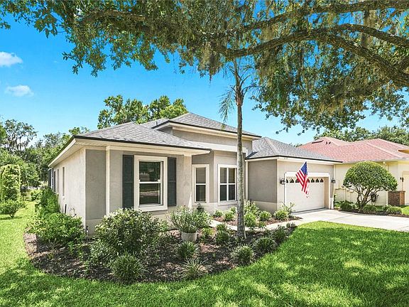 3rd image of 678 Lakeworth Cir