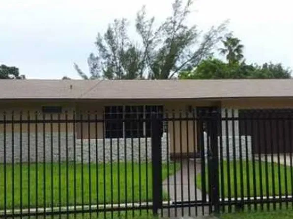 100 NE 156th St, Miami, FL 33162