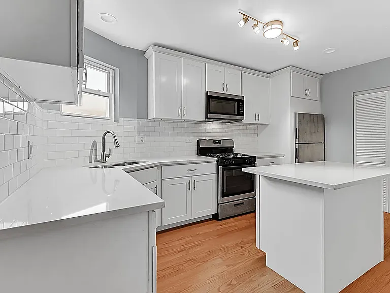 3421 W Armitage Ave #1 — Photo 8