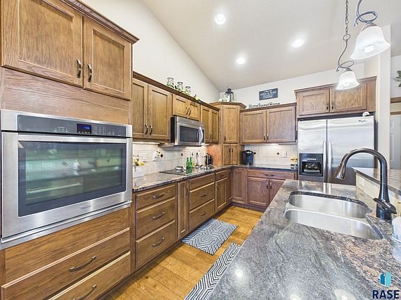 5th image of 7604 W Lobelia St