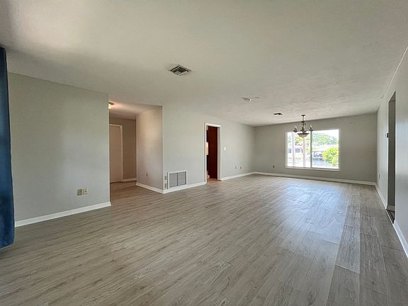 4th image of 415 Aruba Ct