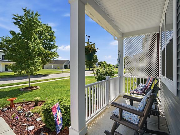 5th image of 1132 Lake Forest Dr
