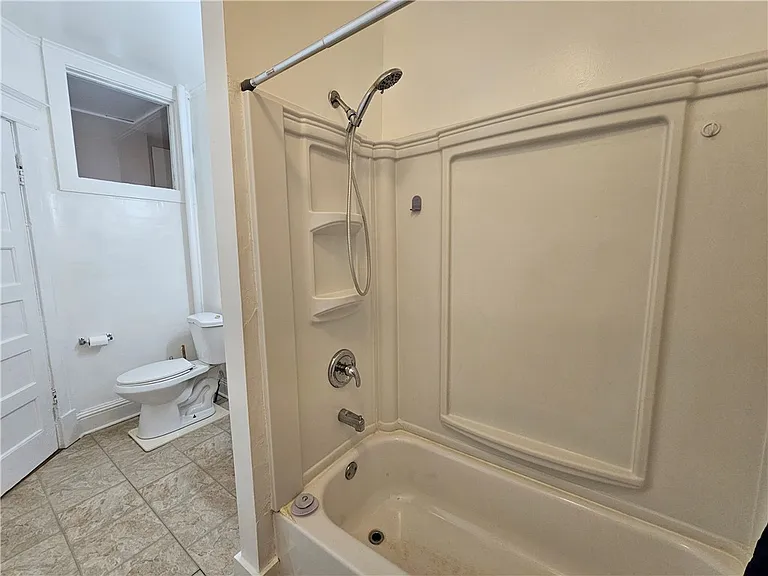 105 Sherman Pkwy — Photo 16