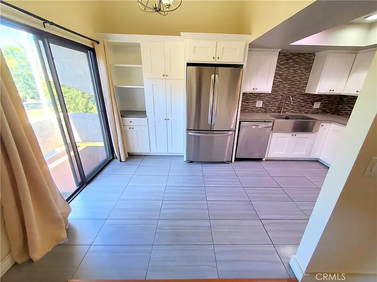 86 S Sierra Madre Blvd #6 — Photo 7