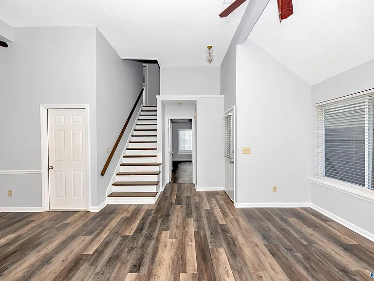 109 Briargate Ln — Photo 8