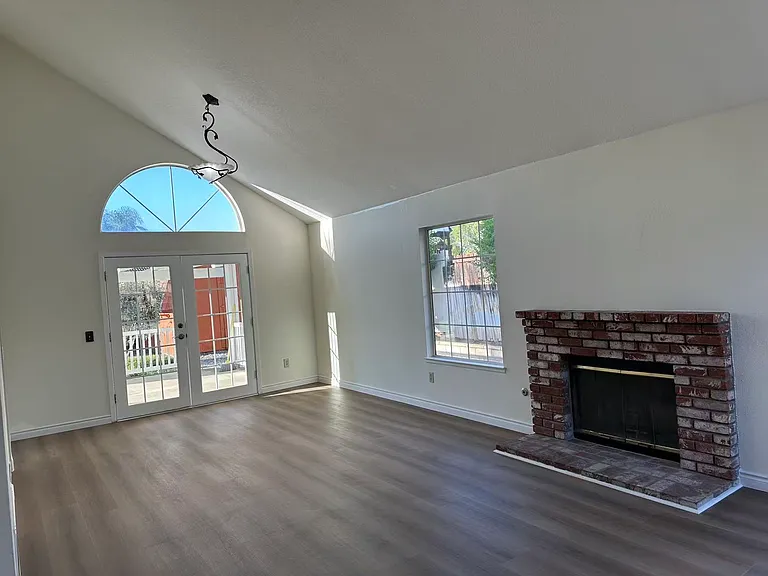 19356 Lambeth Ct — Photo 5