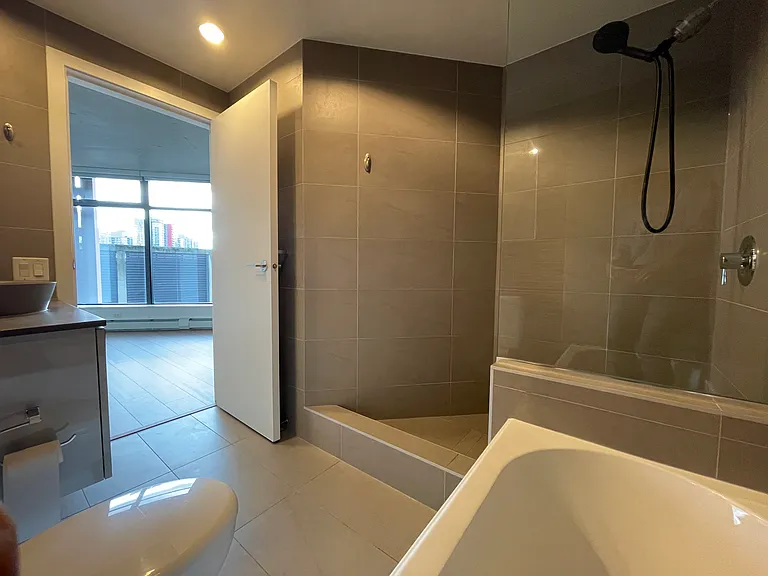 128 Cordova St W #1806 — Photo 12