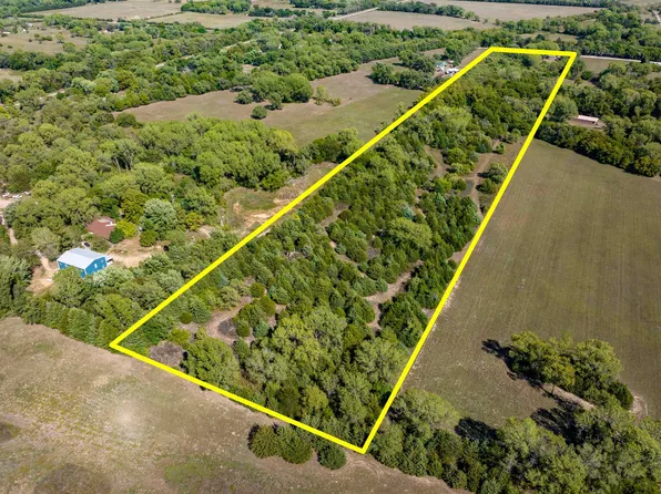 9017 N Tobacco Rd, Hutchinson, KS 67502