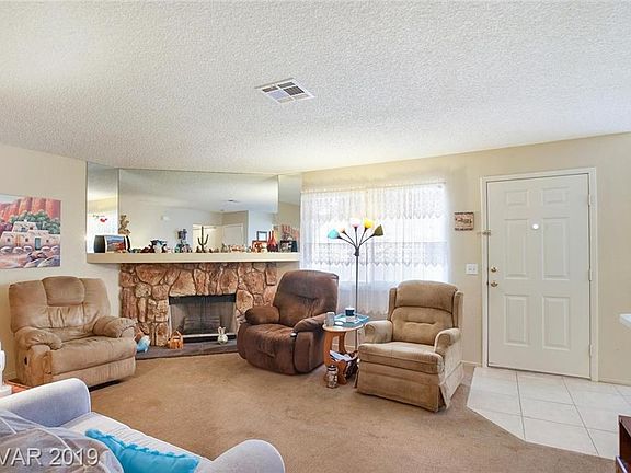 4th image of 929 Rockview Dr Unit 101