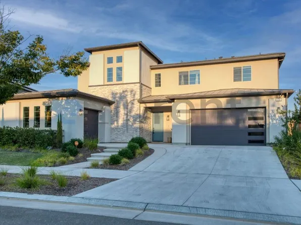 4721 Overstone Ave, Madera, CA 93636