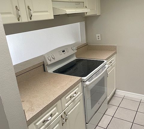 2nd image of 1402 Amberwood Blvd