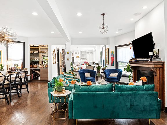 5th image of 1519 N Wicker Park Ave