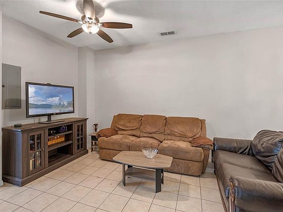 4th image of 4719 Hemingway House St
