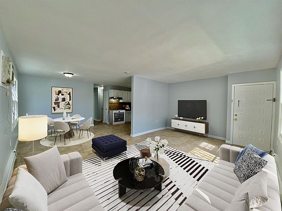2nd image of 287 Clerk St #D2