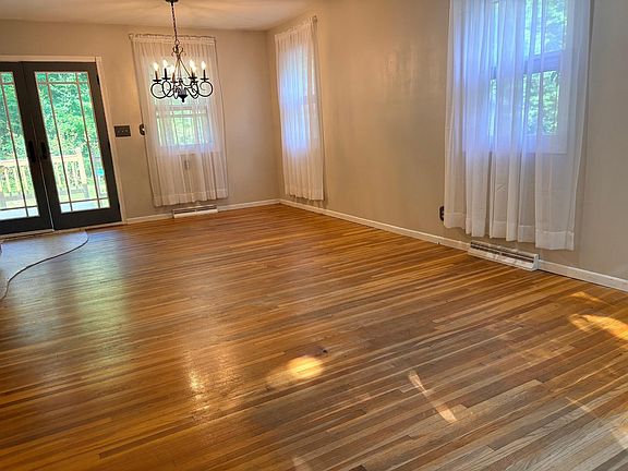 2nd image of 4733 Victoria Dr