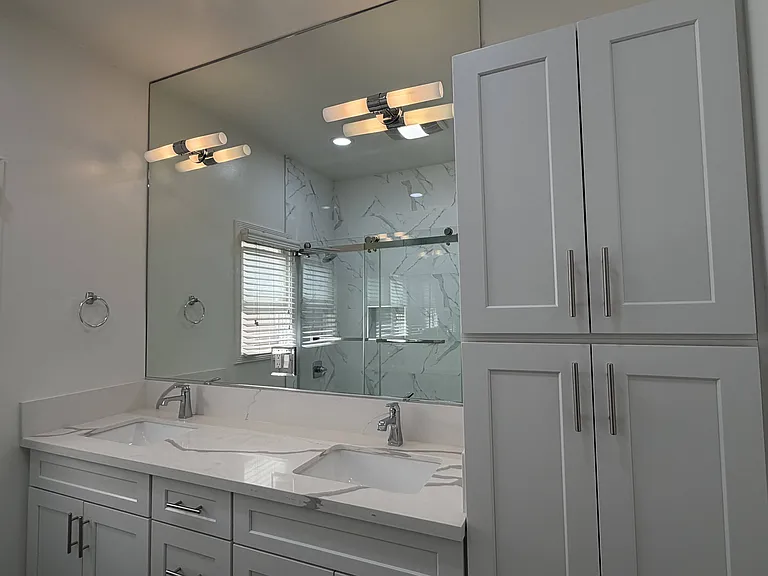 Lindbrook Manor Apartments — Photo 38