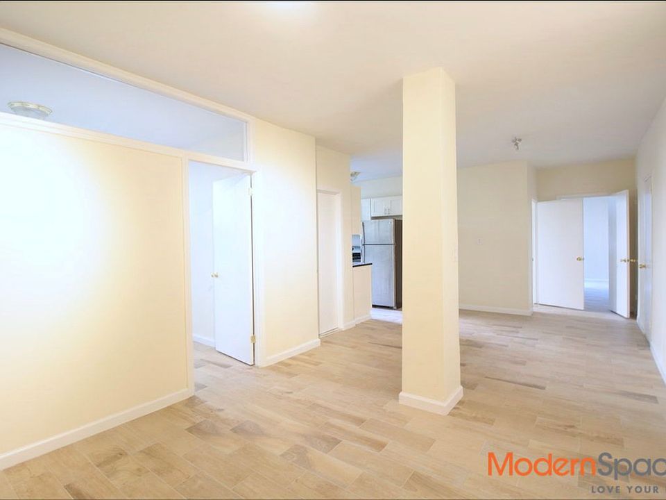 1st image of 2424 28th St
