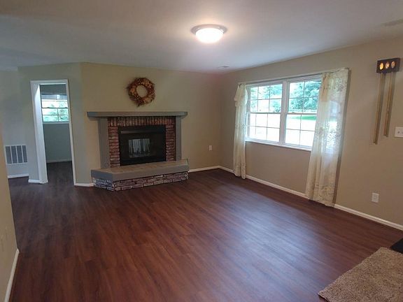 2nd image of 1108 Broadview Pl